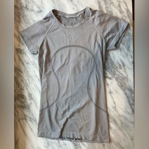 Stripped Lululemon Black and White- Swiftly Tech Short Sleeve Shirt🖤🤍